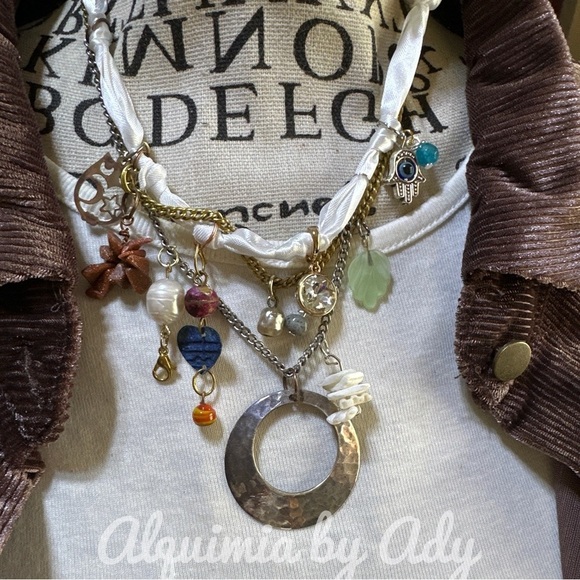 Maximalist layered tags and pearls statement handmade necklace - Picture 1 of 8